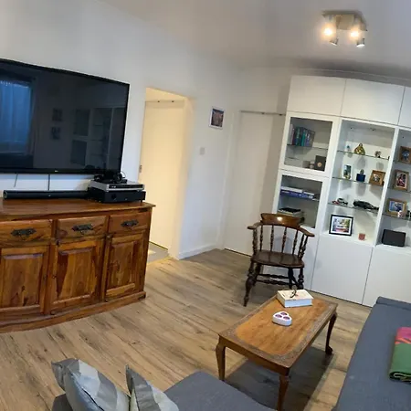 Rena- Bright And Modern City Center Apartment. * Edinburgh