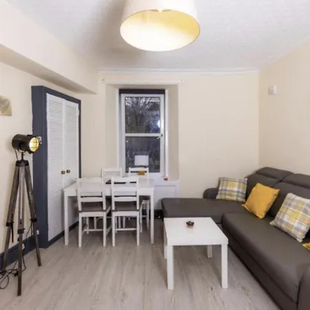 Warm & Welcoming By The Meadows! City Center 7 * Edinburgh