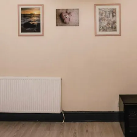 Warm & Welcoming By The Meadows! City Center 7 Apartment *