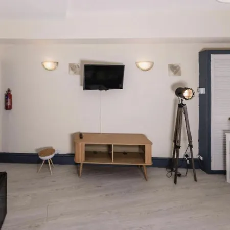 Warm & Welcoming By The Meadows! City Center 7 Apartment Edinburgh