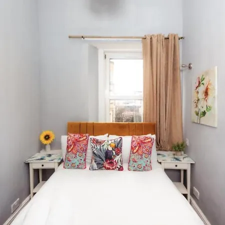Warm & Welcoming Close To Meadows! City Centre 10 Edinburgh