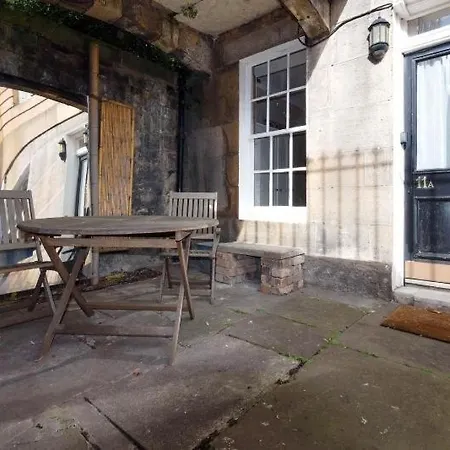 Spacious New Town Garden Flat Edimburgo