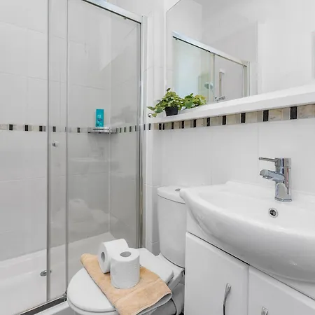 Bright Large Bedroom Br1 Δωμάτια σε οικογενειακή κατοικία
