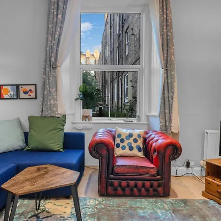 Bright Large Bedroom Br1 Δωμάτια σε οικογενειακή κατοικία Εδιμβούργο