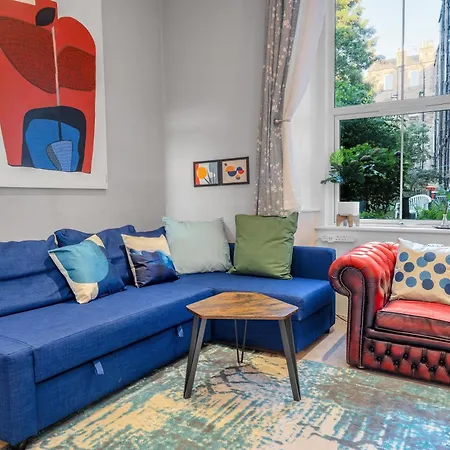 Bright Large Bedroom Br1 Edinburgh