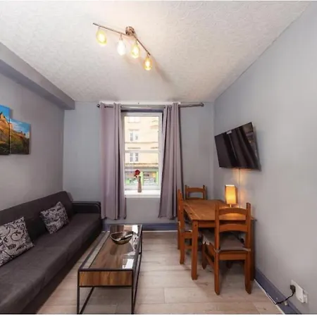 Apartment Warm & Welcoming City Center - Meadows! 2