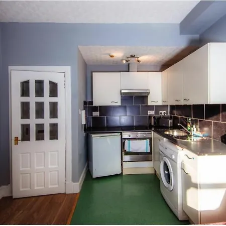 Apartment Warm & Welcoming City Center - Meadows! 2 *