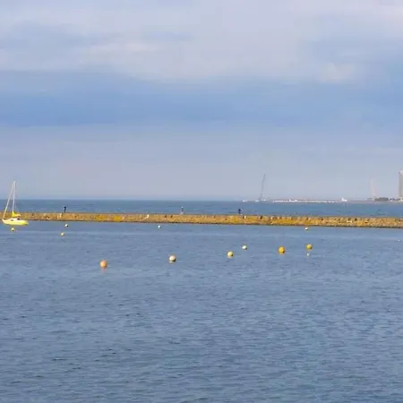 Lovely Sea Rooms, Easy Access To Centre & Airport *