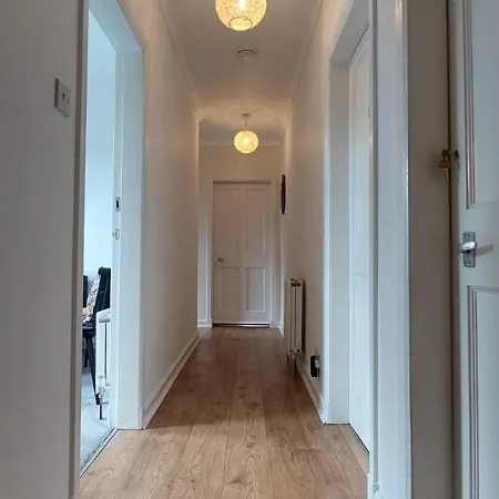 Lovely Sea Rooms, Easy Access To Centre & Airport