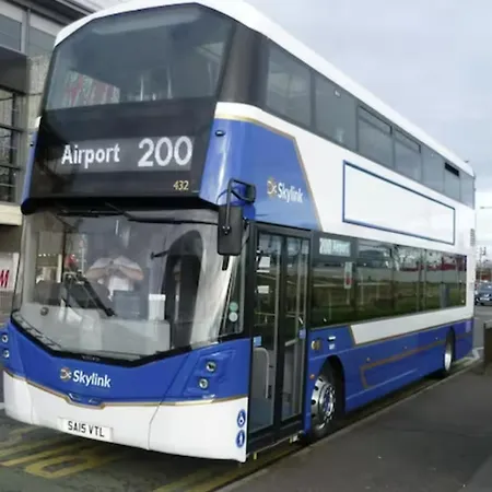 Comfortable Double Room, Great Transport To City Centre And Airport, 5 Mins To Beach, Great Value 3* エディンバラ