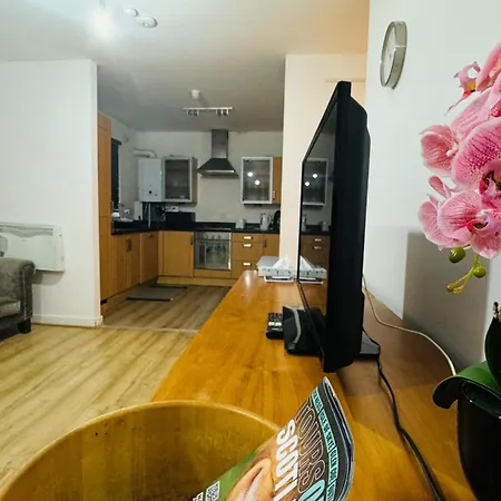 Fabulous 1bed 1bath Ground Floor Shared ,only Double Appartement *