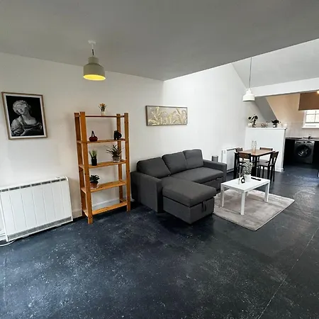 Victoria Street View Flat In Eb10 דירה אדינבורו