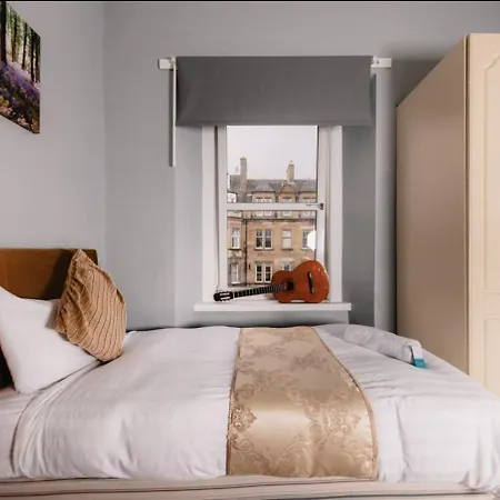 Warm & Welcoming City Center - Meadows 9!