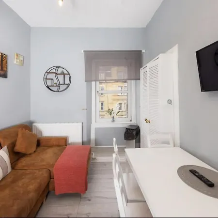 Warm & Welcoming City Center - Meadows 9! شقة