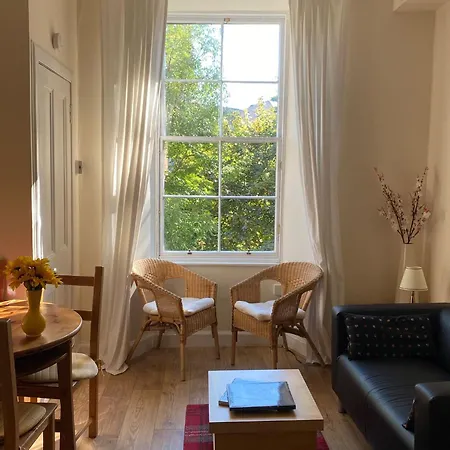 Cute 1 Bedroom Retreat In Beautiful Stockbridge