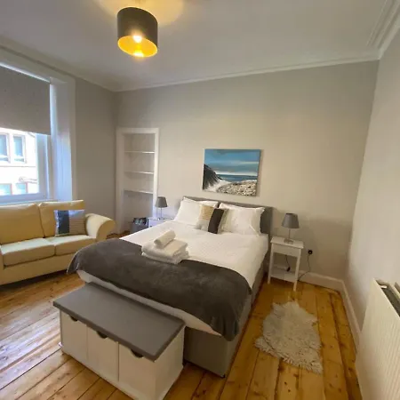 Gorgeous 2 Bed, *