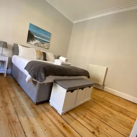 Gorgeous 2 Bed, * Edinburgh