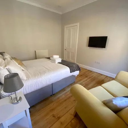 Gorgeous 2 Bed, *