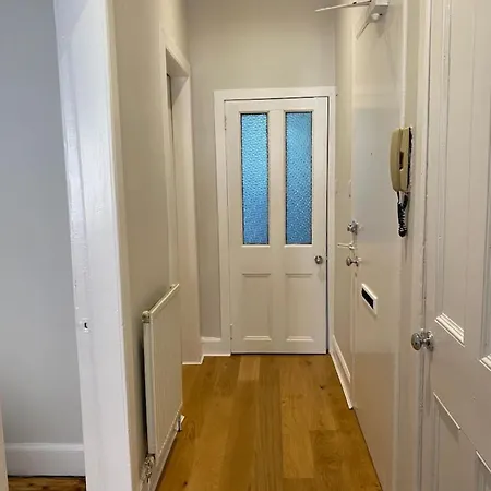 Gorgeous 2 Bed, Apartment