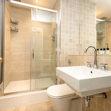 Argyl - 4 Bed On York Place, New Town Apartment *