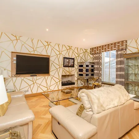 Beautiful 3bed On York Place