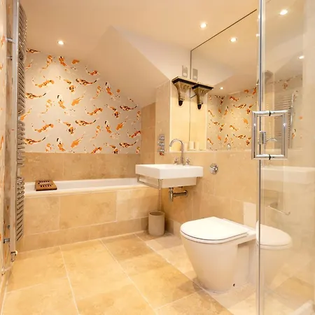 Argyl - 4 Bed On York Place, New Town Edinburgh