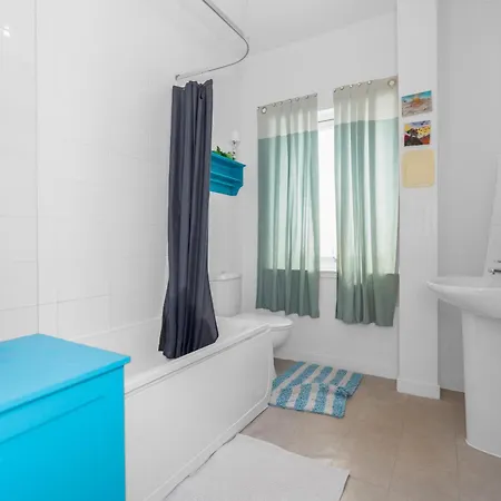 Cosy, Stylish Bedroom For Business And Work Travellers * Edinburgh