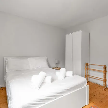 1 Bedroom Flat With Balcony - Pass The Keys * 爱丁堡