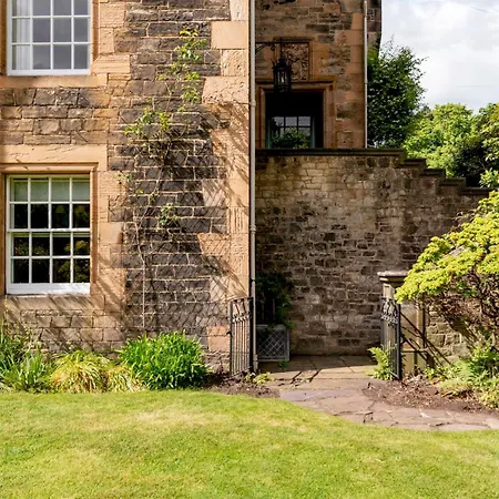Elegant 17th Century - Pass The Keys * Edinburgh