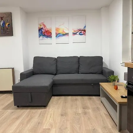 Modern 1 Bedroom - 5 Min Walk From Princess Street Eb1 *