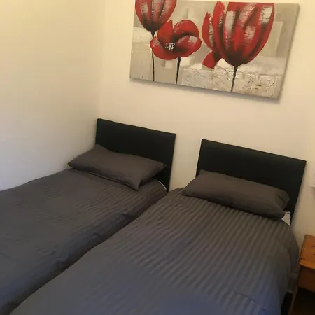 Morrison Street Apartment