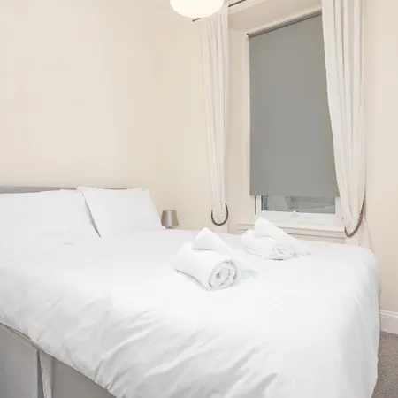 Apartment Pass The Keys 2br