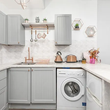 Pass The Keys 2br * Edinburgh