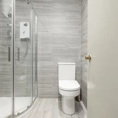 Pass The Keys 2br Edinburgh