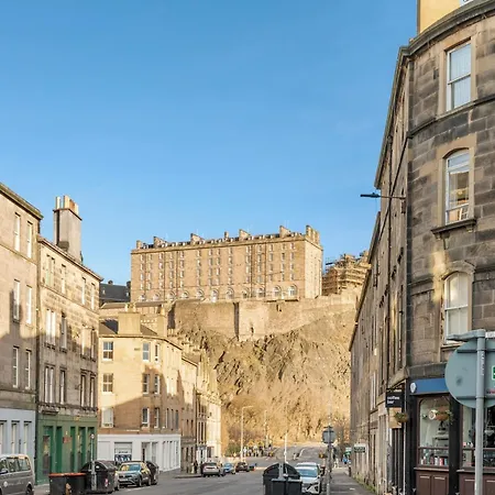 Pass The Keys 2br Edinburgh