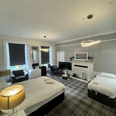 Kwatera prywatna Luxury Family With Private Bathroom In The Heart Of *