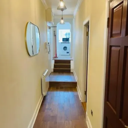 Stunning Royal Mile 2 Bedroom *