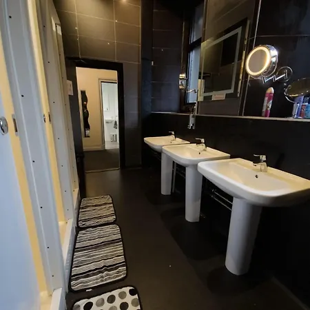 Belford Хостел *