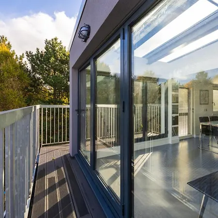 Guestready - Modern Near Craigmillar Area شقة *