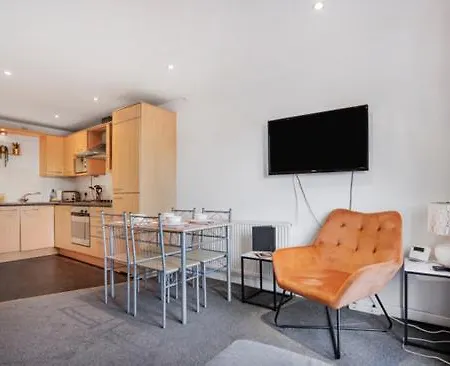 Pass The Keys Cosy Flat * Edinburgh