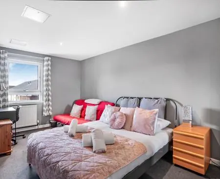 Pass The Keys Cosy Flat Apartment *