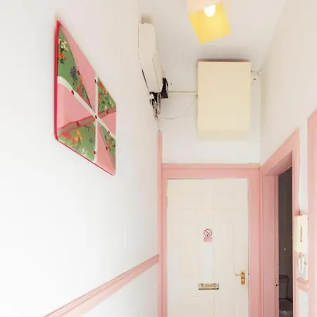 Warm & Welcoming City Centre Apt - Meadows 11! *