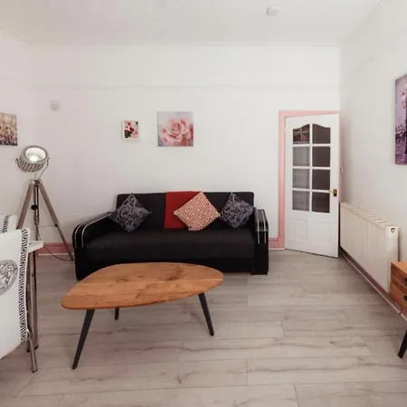 Daire Warm & Welcoming City Centre Apt - Meadows 11! *
