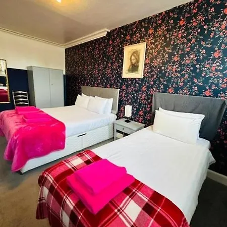 Eliza House Hotell