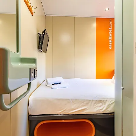 Hotel Easyhotel 2*