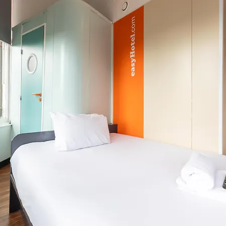 Easyhotel Hotel