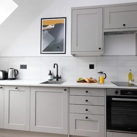 Charming Near Holyrood Park & Calton Hill Appartement *
