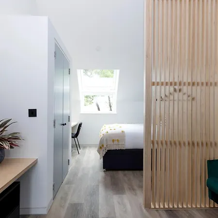 Argyl - Abbey Gate Near Holyrood *