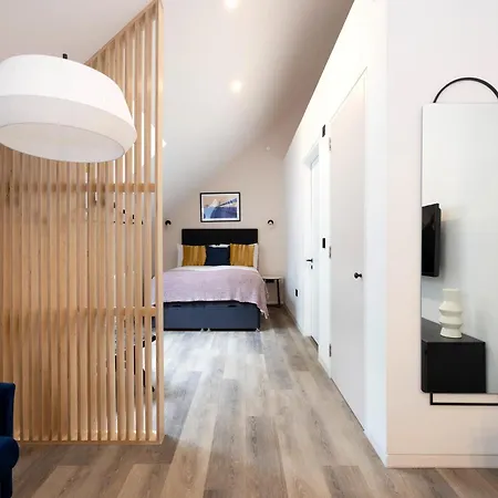 Charming Near Holyrood Park & Calton Hill Appartement *
