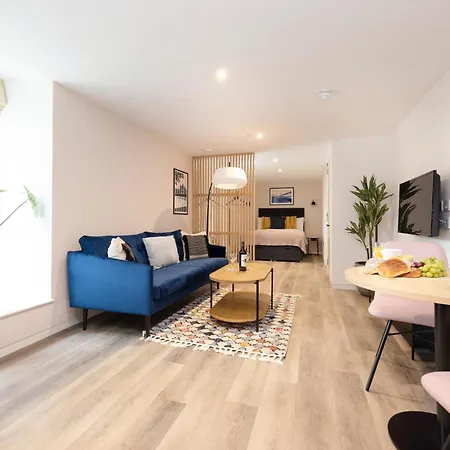 Argyl - Abbey Gate Near Holyrood